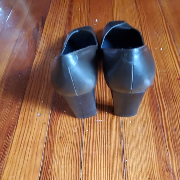 Banana Republic shoes - Picture 3 of 6